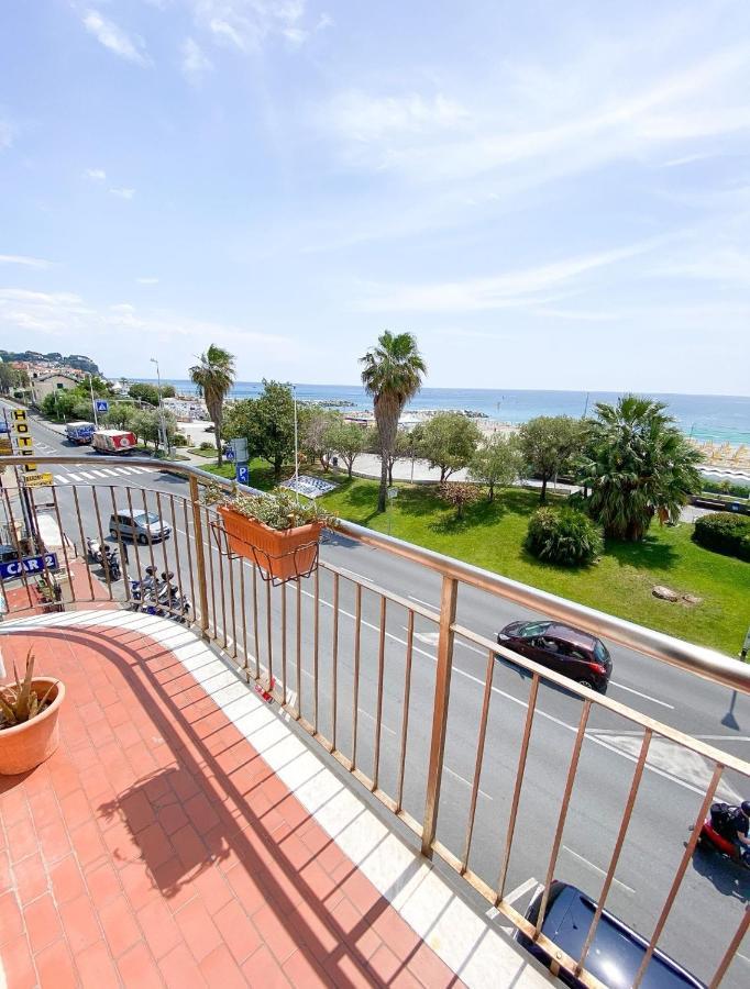 La Casetta Di Nonno Vittorio อัลบิสโซลามารินา ภายนอก รูปภาพ