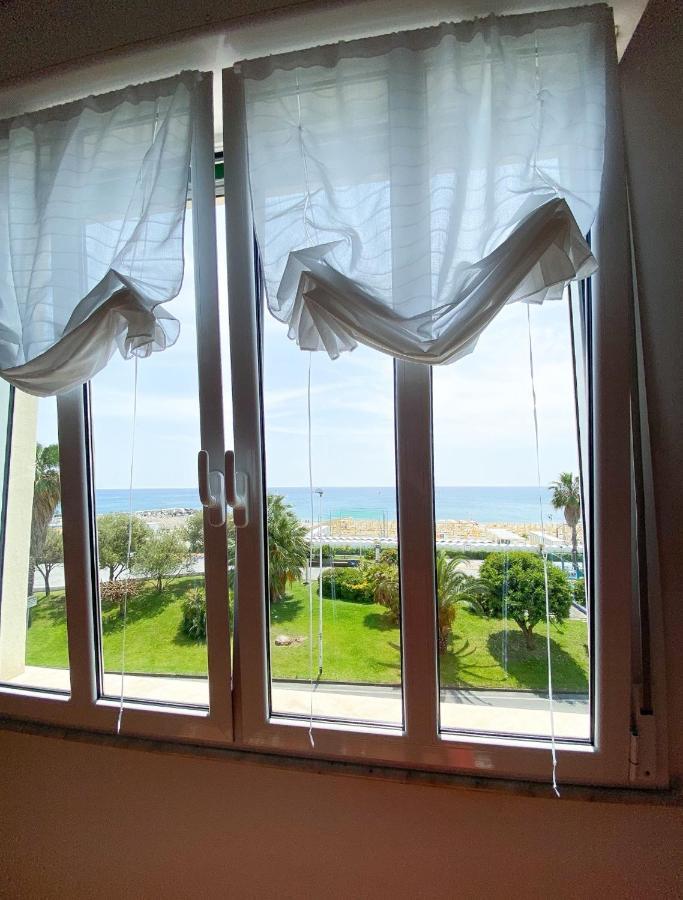 La Casetta Di Nonno Vittorio อัลบิสโซลามารินา ภายนอก รูปภาพ